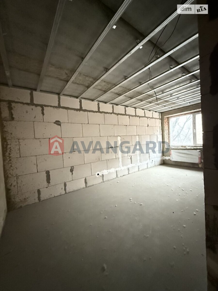 2 ��. ��������, 68/38/15 ��. �., 3/13 ������ ���� 15