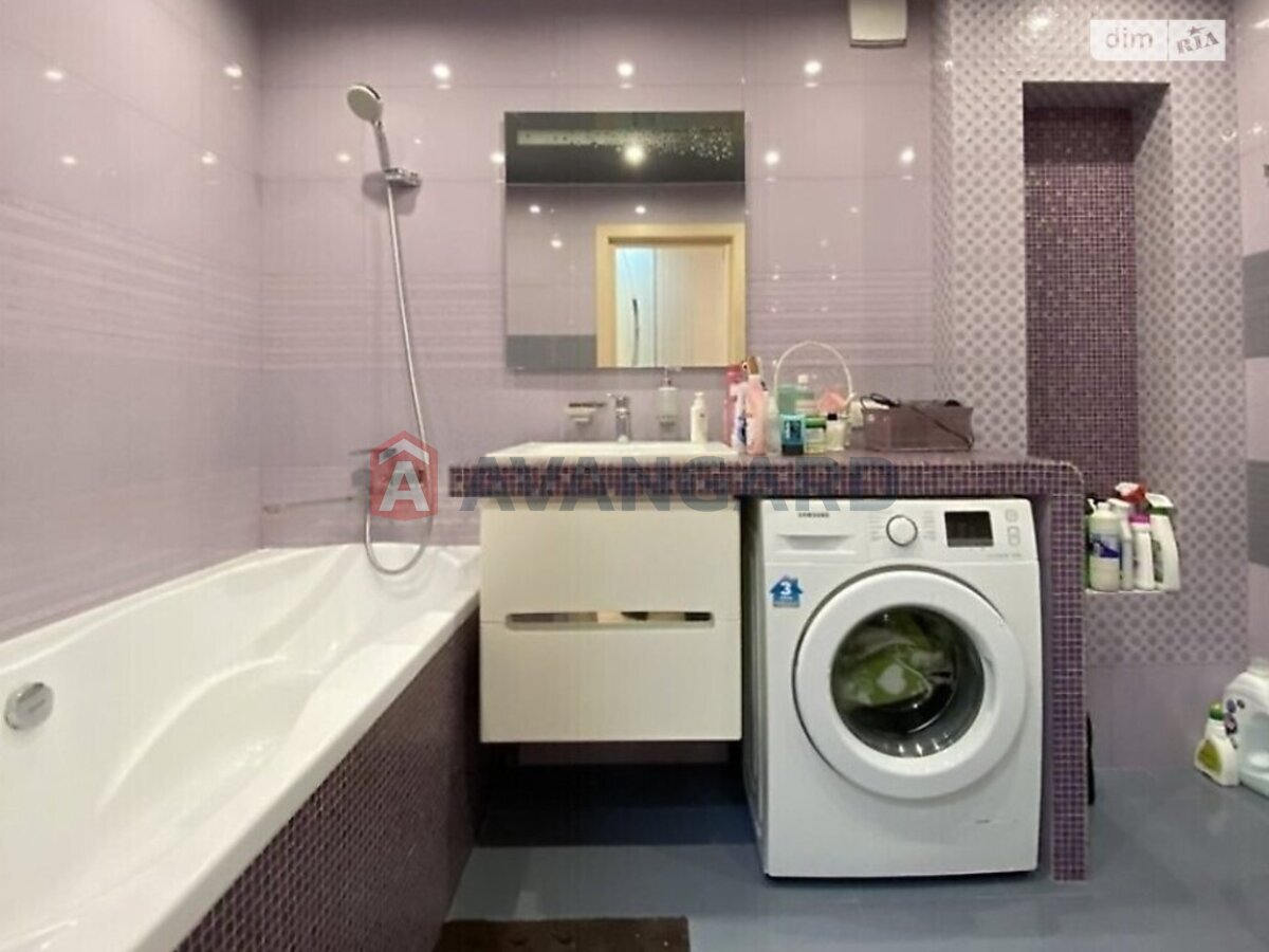 3 ��. ��������, 95/52/10 ��. �., 4/5 ������ ���� 10