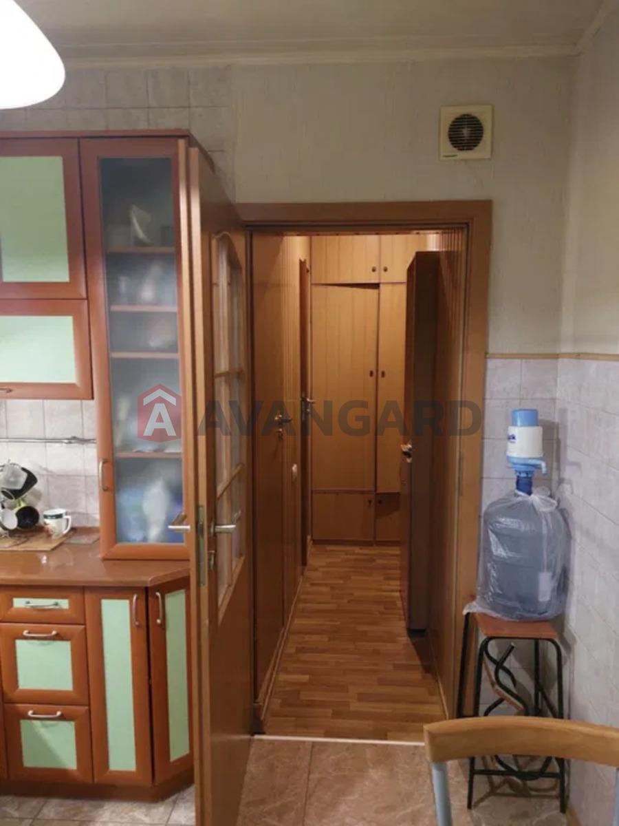 2 ����. ��������, 53/-/8 ��. �., 8/10 ���� ���� 15