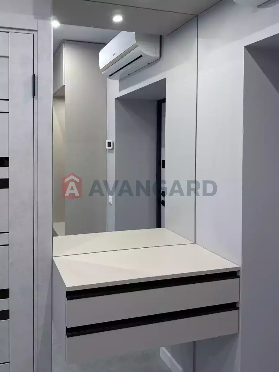 2 ��. ��������, 45/-/- ��. �., 9/10 ������ ���� 18