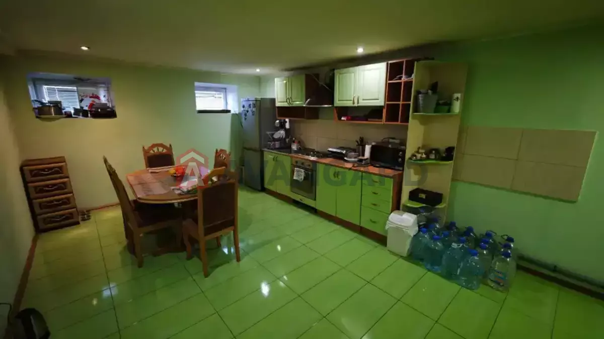 3 ����. ��������, 130/-/31 ��. �., 1/2 ���� ���� 12