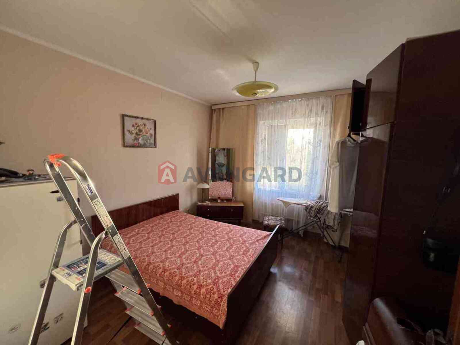 3 ��. ��������, 74/43/8 ��. �., 4/14 ������ ���� 13