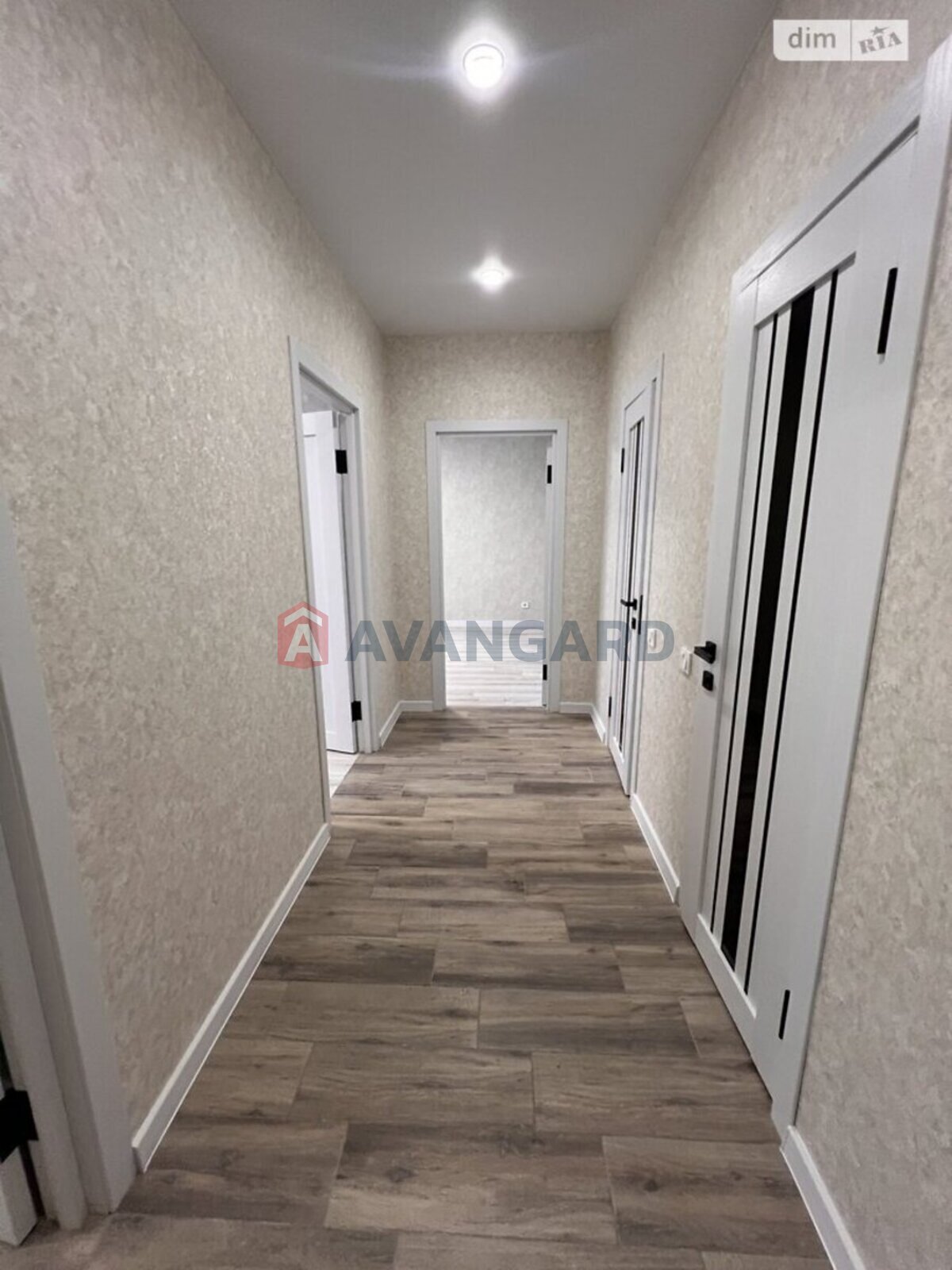 2 ��. ��������, 56/-/9 ��. �., 5/10 ������ ���� 4