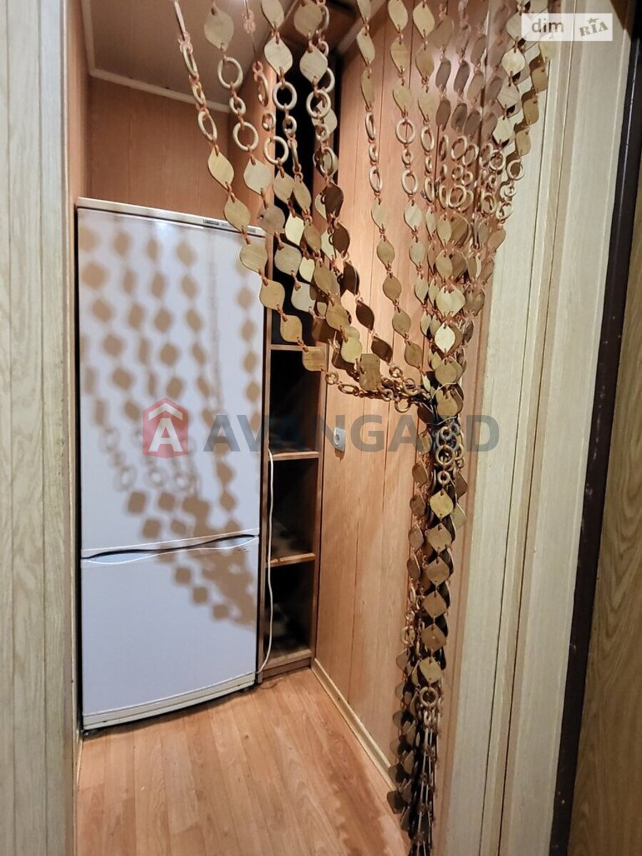 4 ��. ��������, 60/43/5 ��. �., 2/5 ������ ���� 9