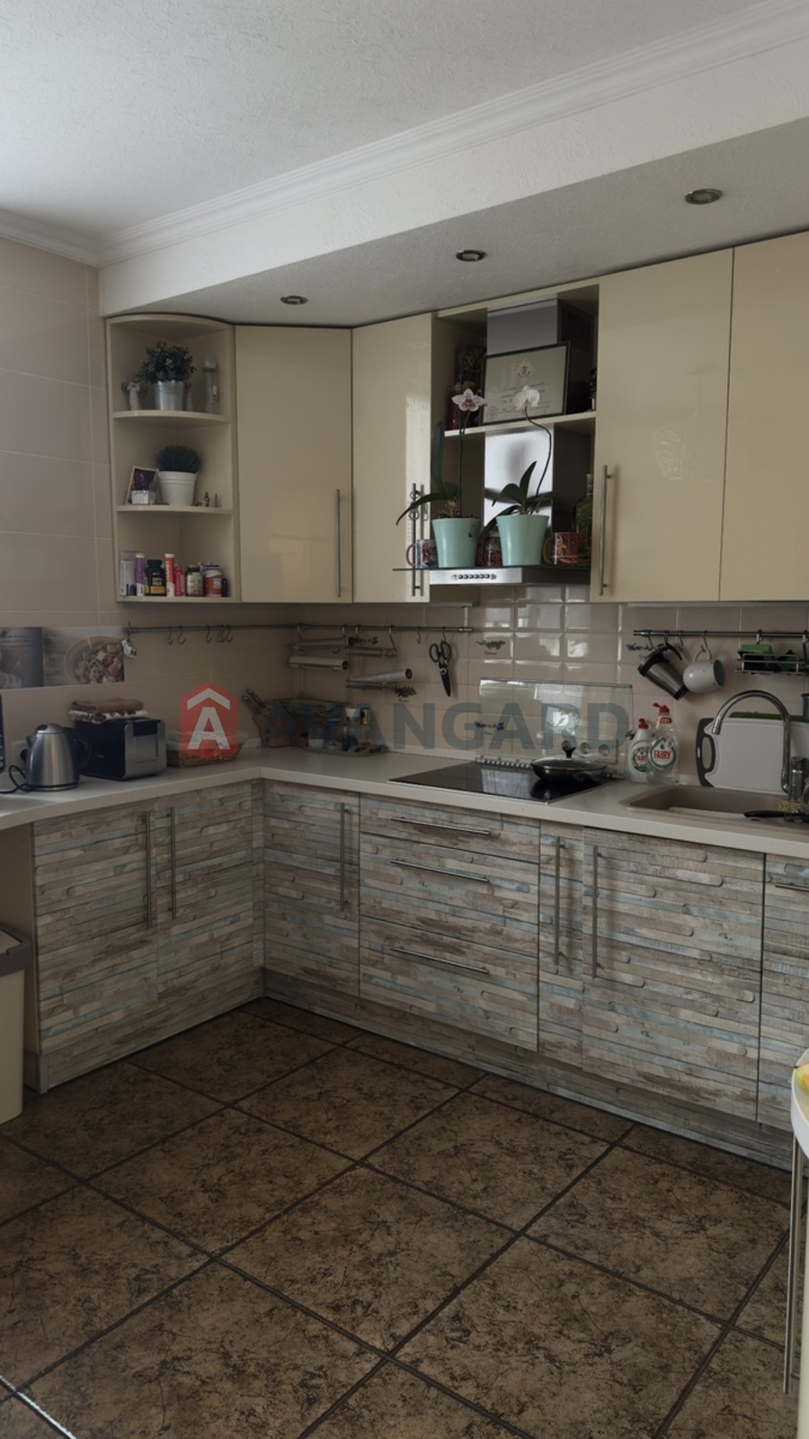 2 ��. ��������, 78/46/11 ��. �., 9/18 ������ ���� 2