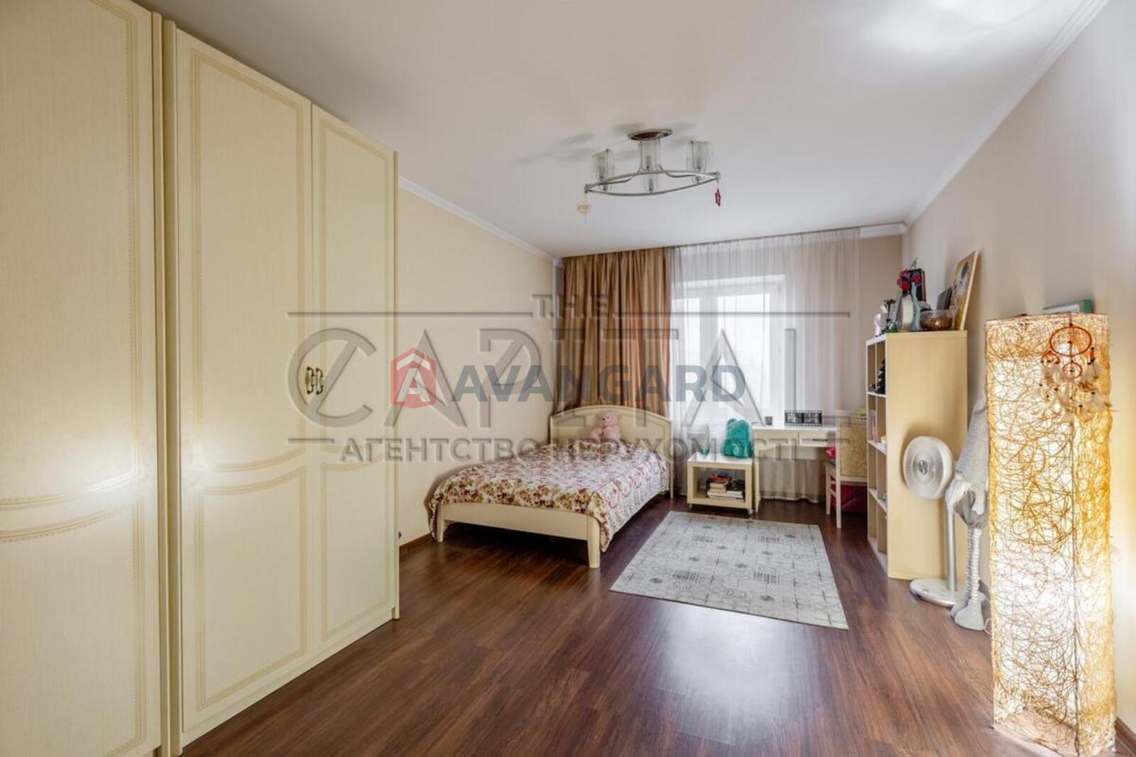 4 ��. ��������, 92/35/11 ��. �., 12/15 ������ ���� 11