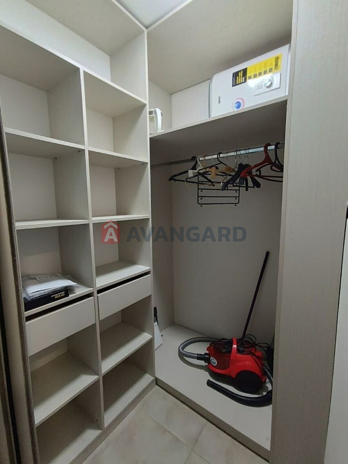 4 ����. ��������, 84,3/50,4/10,3 ��. �., 8/10 ���� ���� 16