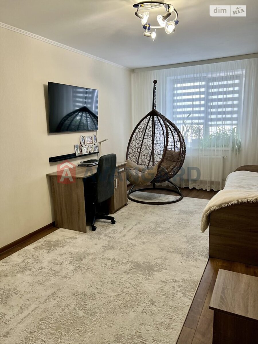 3 ����. ��������, 110/45/18 ��. �., 4/5 ���� ���� 4