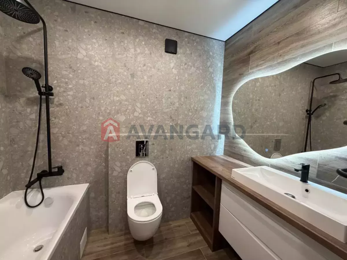 2 ��. ��������, 73/40/15 ��. �., 6/10 ������ ���� 18