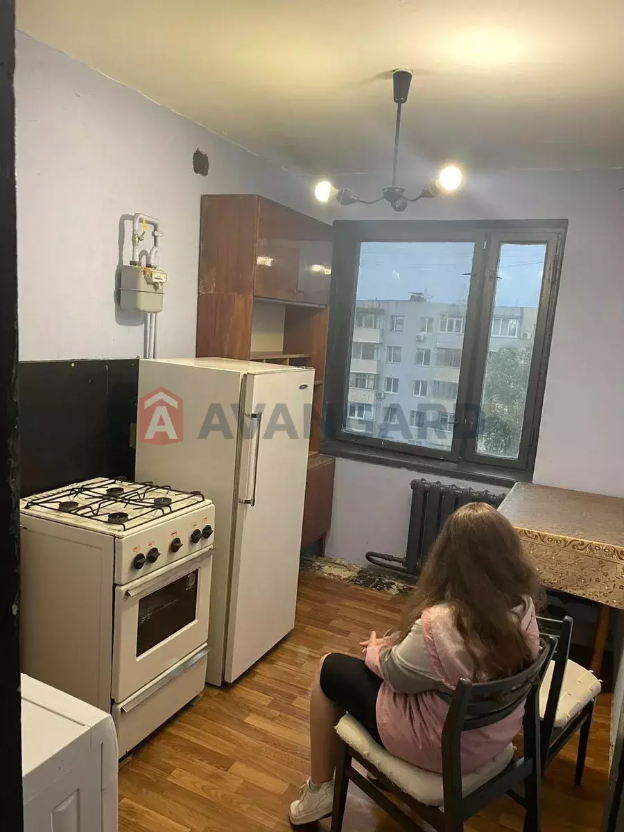 3 ��. ��������, 57/-/7 ��. �., 9/9 ������ ���� 12