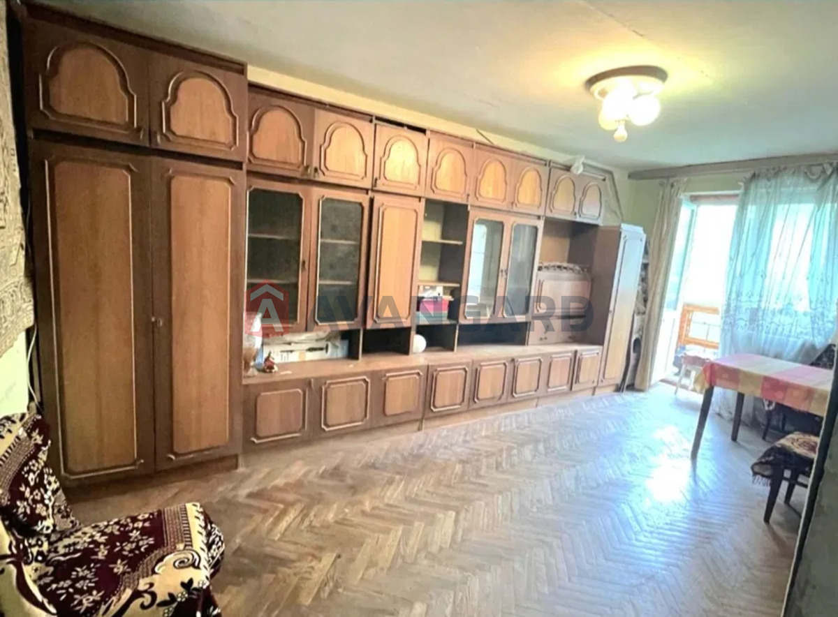 2 ��. ��������, 48/-/7 ��. �., 4/5 ������ ���� 1