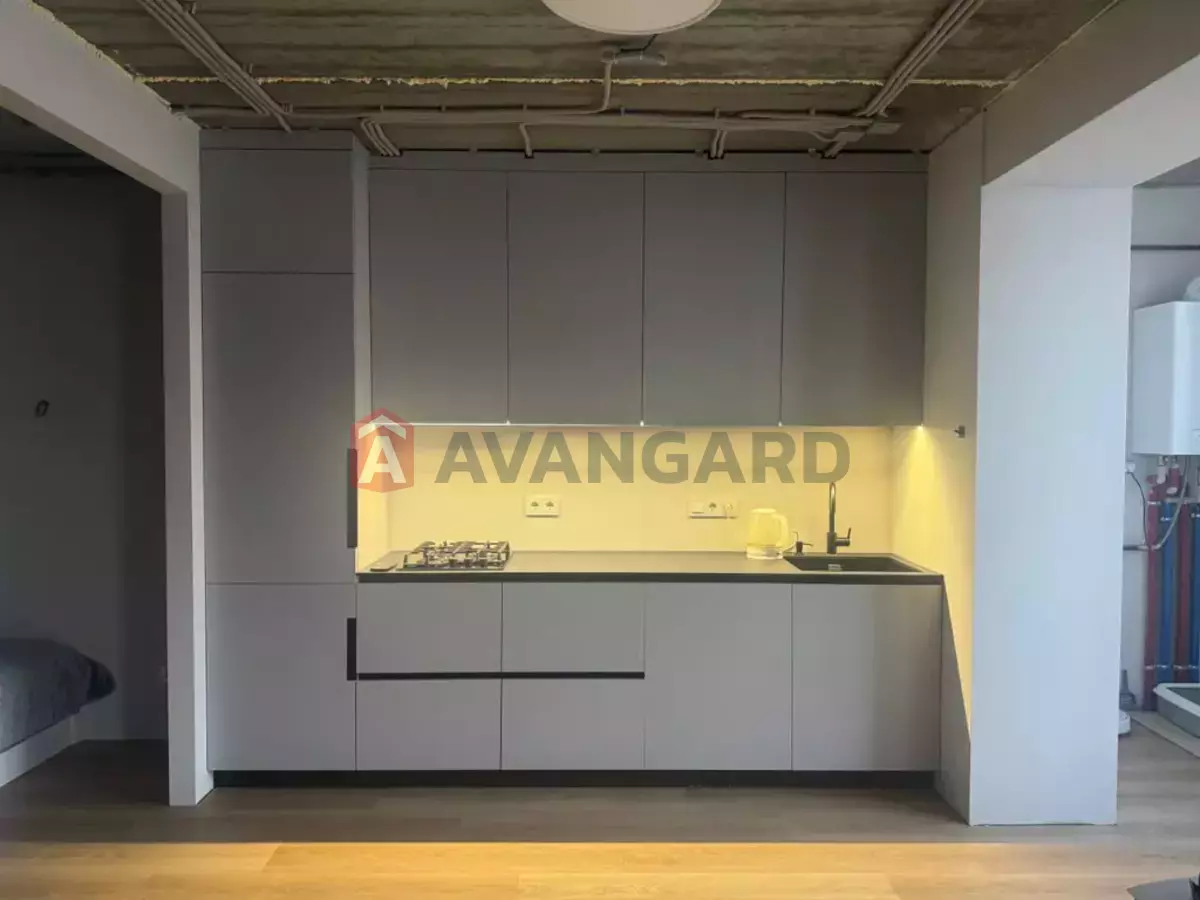 3 ��. ��������, 67/-/- ��. �., 8/10 ������ ���� 2