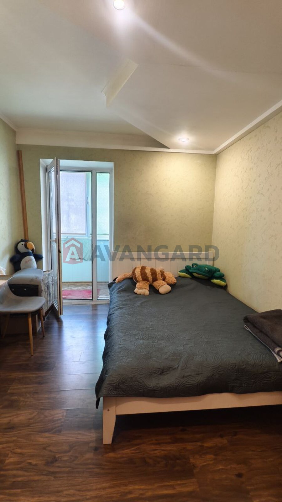 3 ��. ��������, 52/25/18 ��. �., 6/9 ������ ���� 9