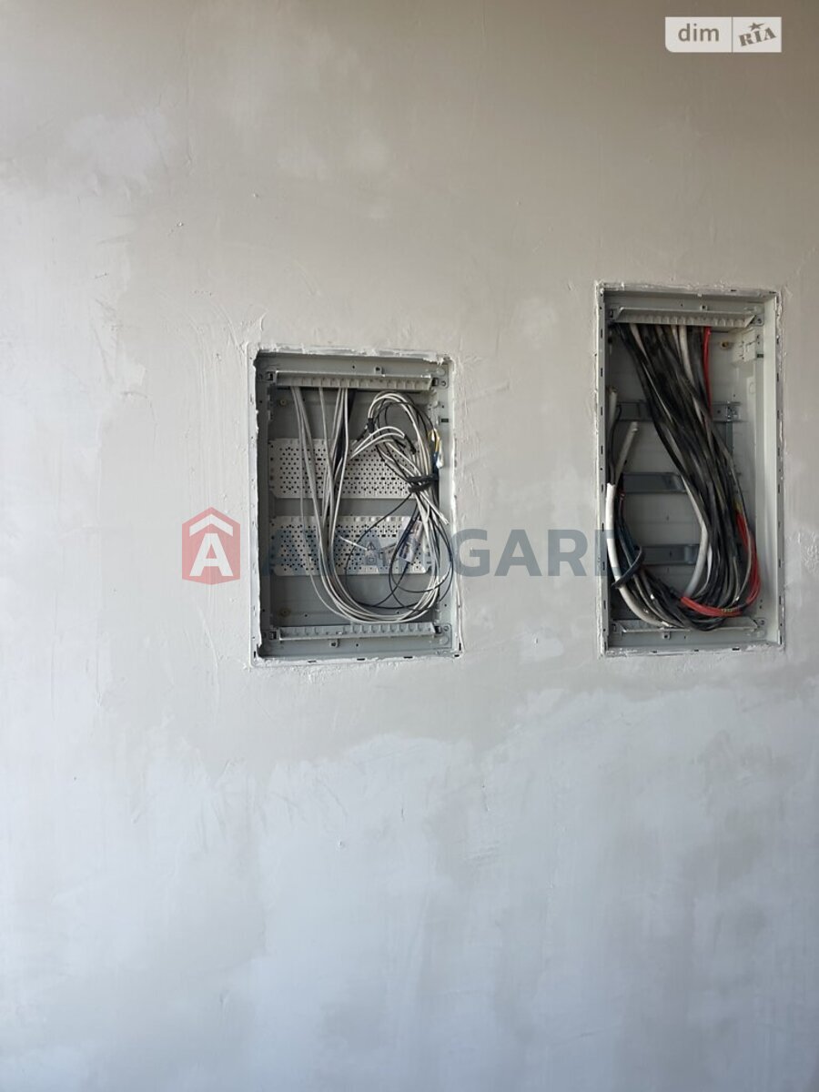 2 ��. ��������, 82/56/5 ��. �., 6/15 ������ ���� 22