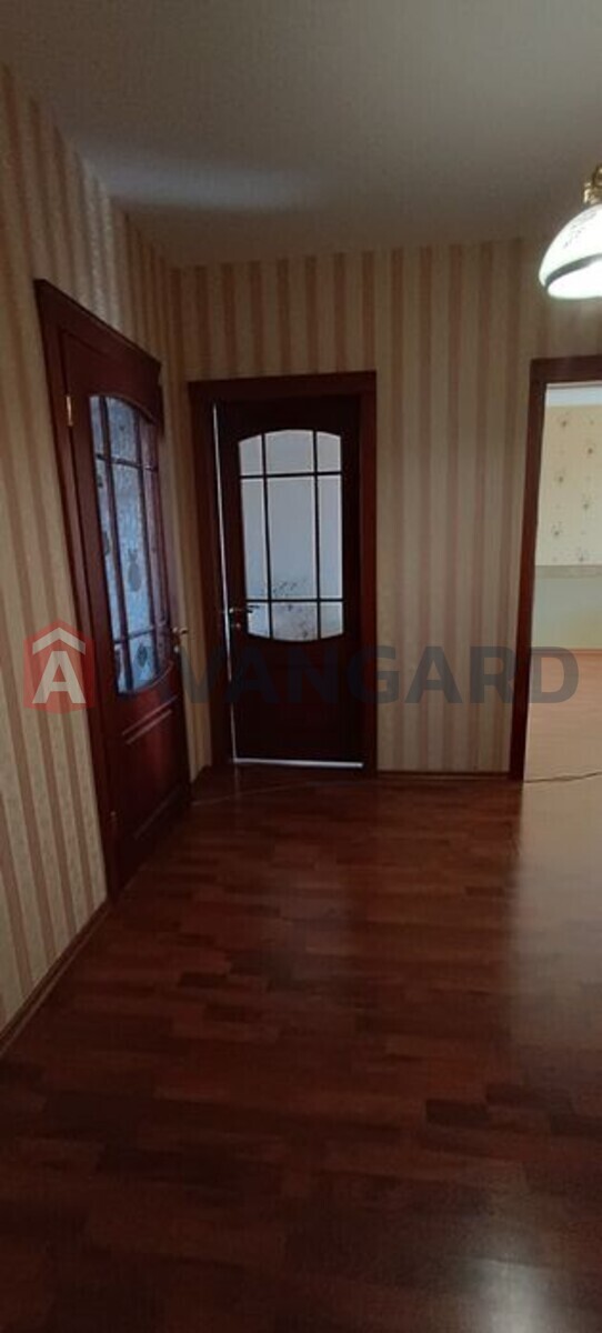 3 ��. ��������, 74/-/9 ��. �., 5/10 ������ ���� 8