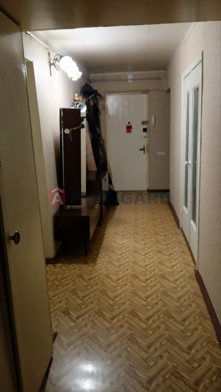 4 ��. ��������, 82/51/7 ��. �., 8/9 ������ ���� 14