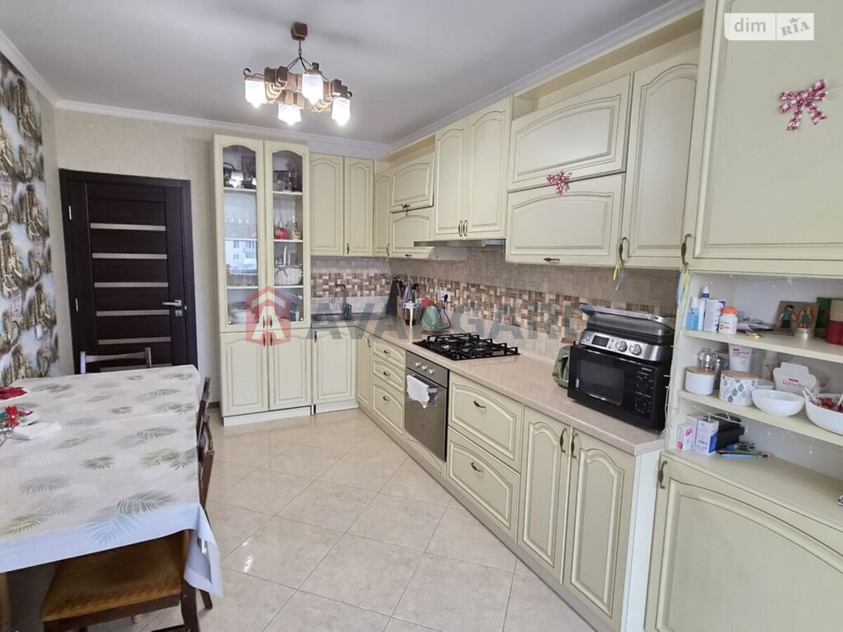 2 ��. ��������, 92/60/20 ��. �., 3/9 ������ ���� 2