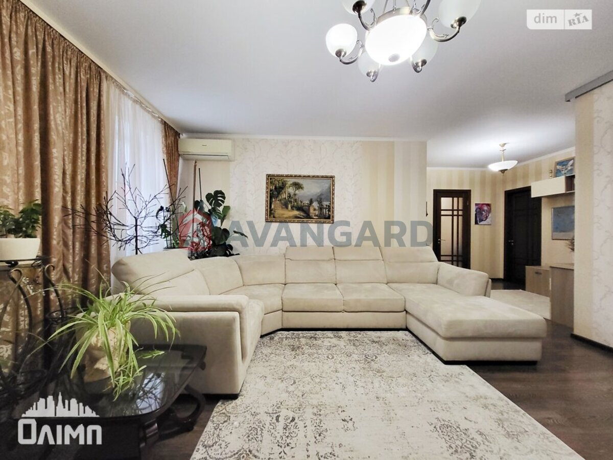 3 ��. ��������, 100/-/- ��. �., 7/9 ������ ���� 22