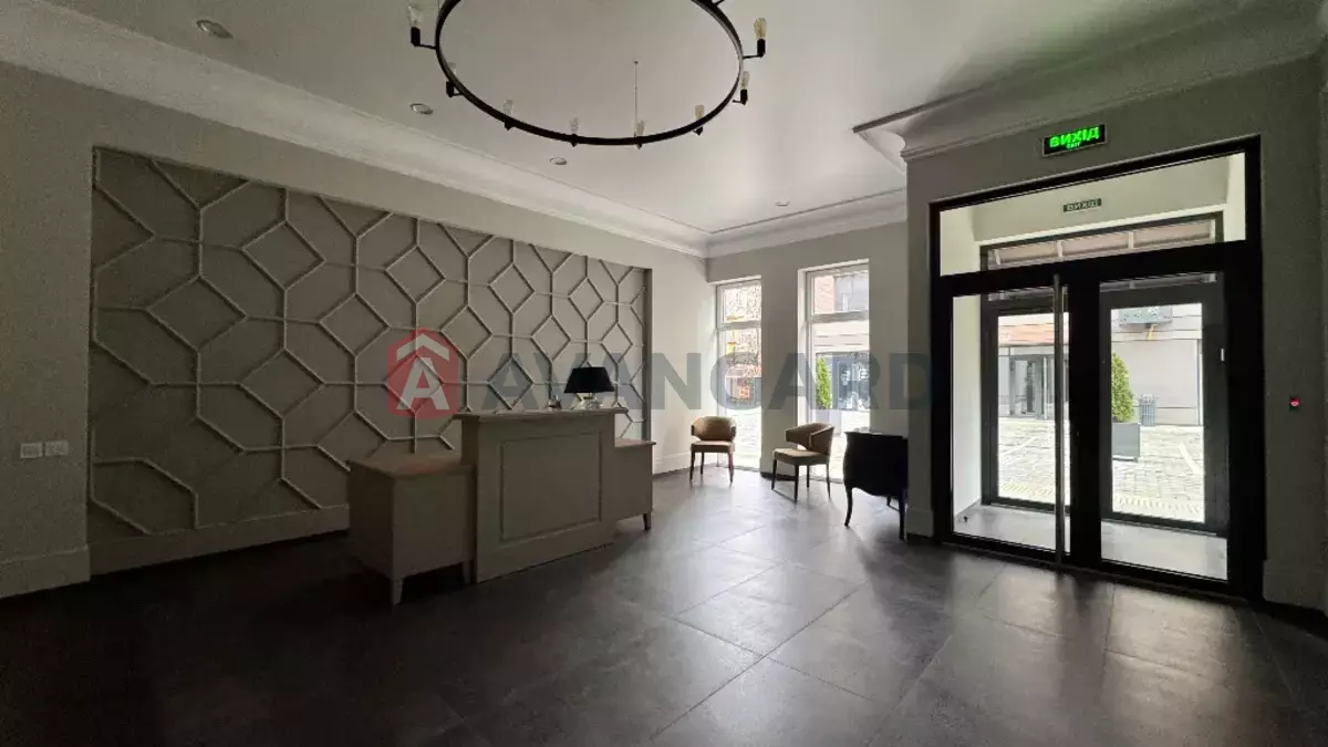 3 ��. ��������, 100/-/- ��. �., 2/5 ������ ���� 2