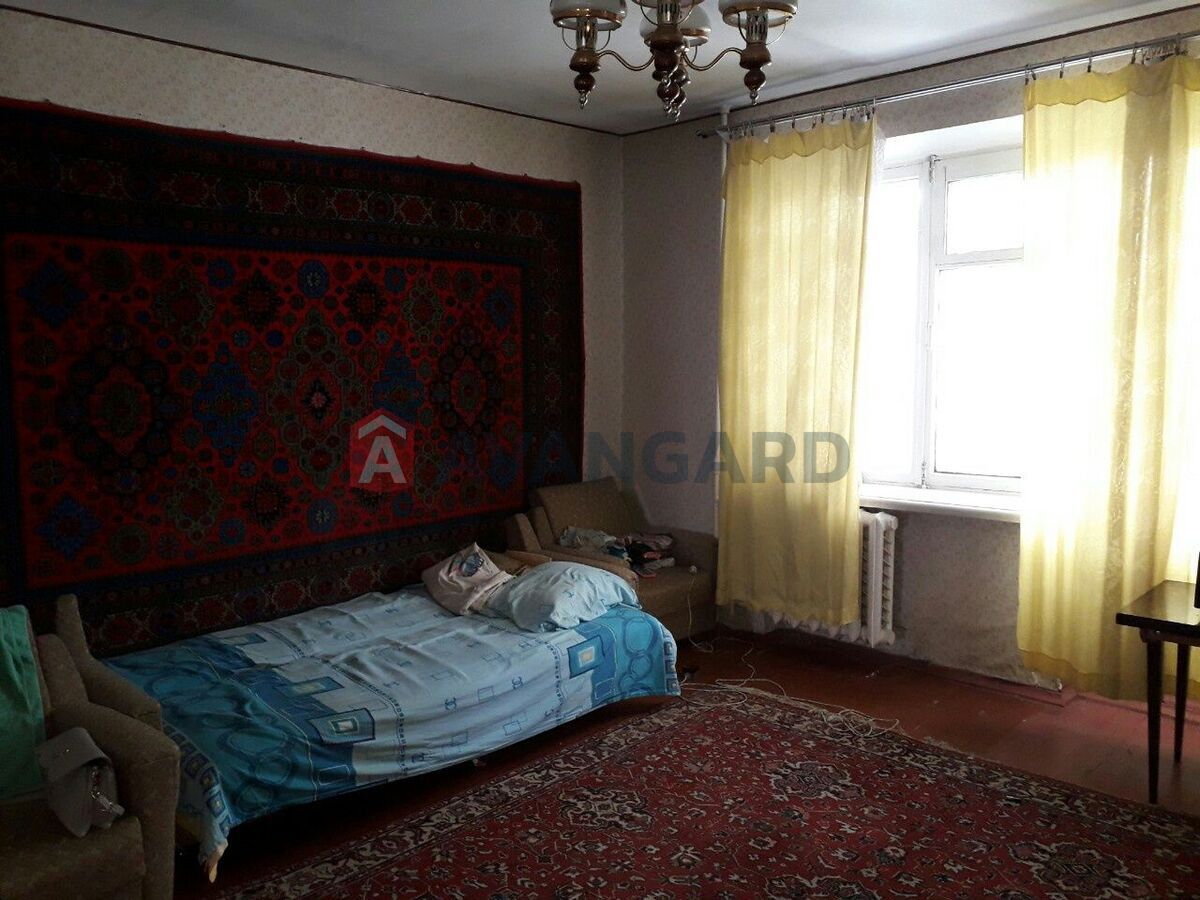 4 . , 82/51/8 . ., 8/9   4