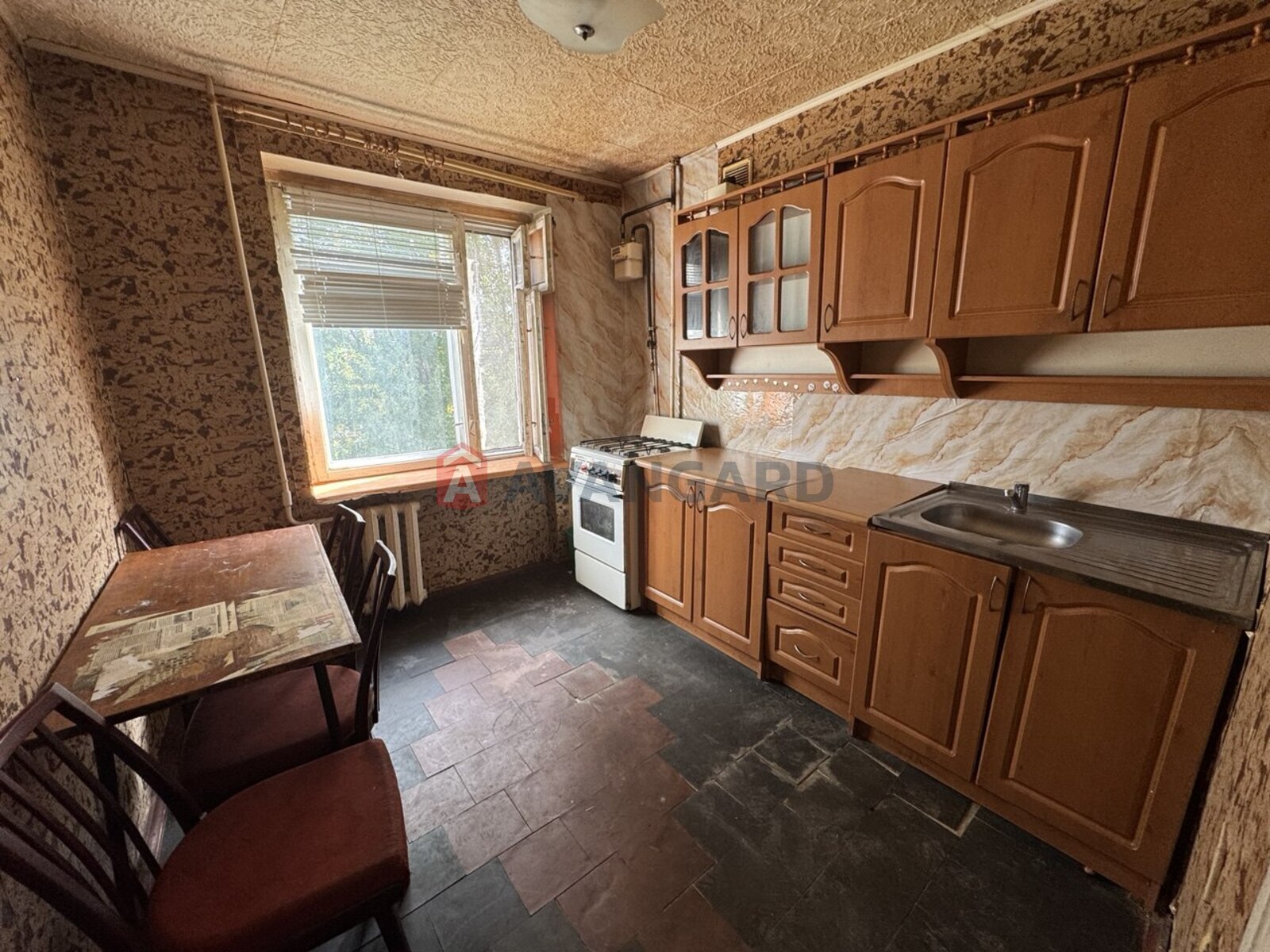 2 ��. ��������, 49/28/8 ��. �., 3/9 ������ ���� 2