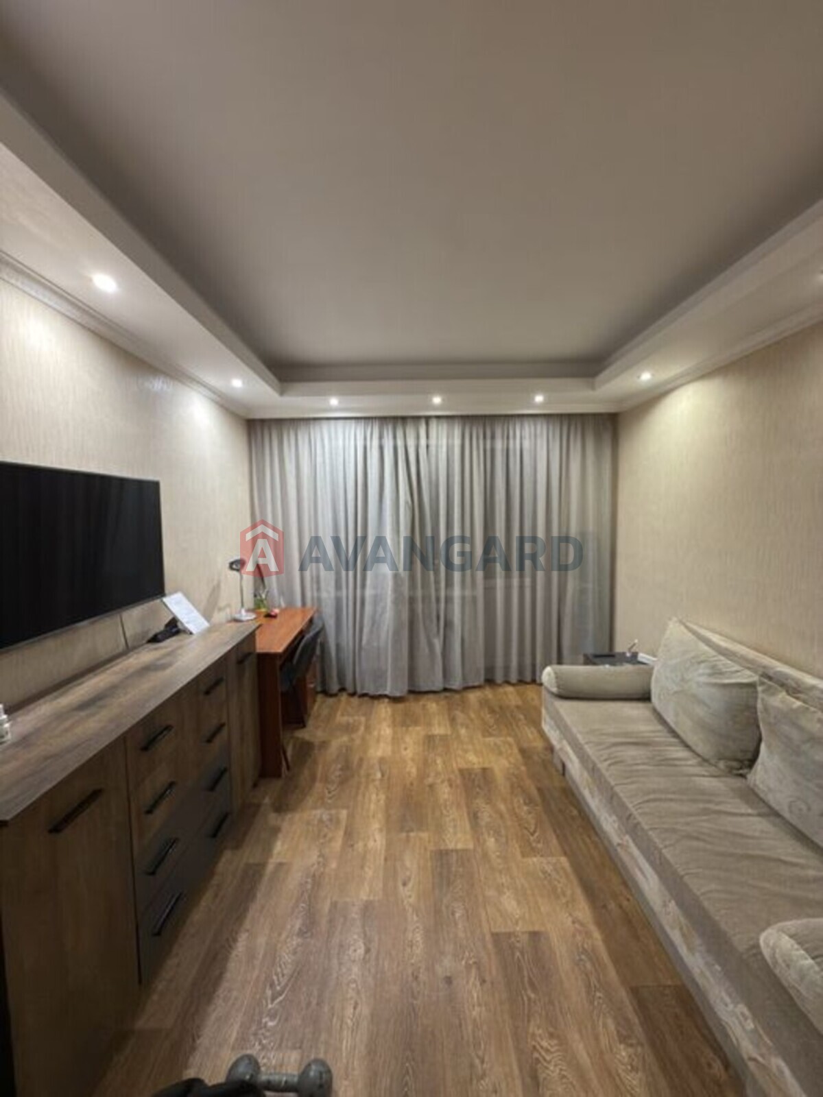 2 ��. ��������, 44/-/6 ��. �., 4/5 ������ ���� 3