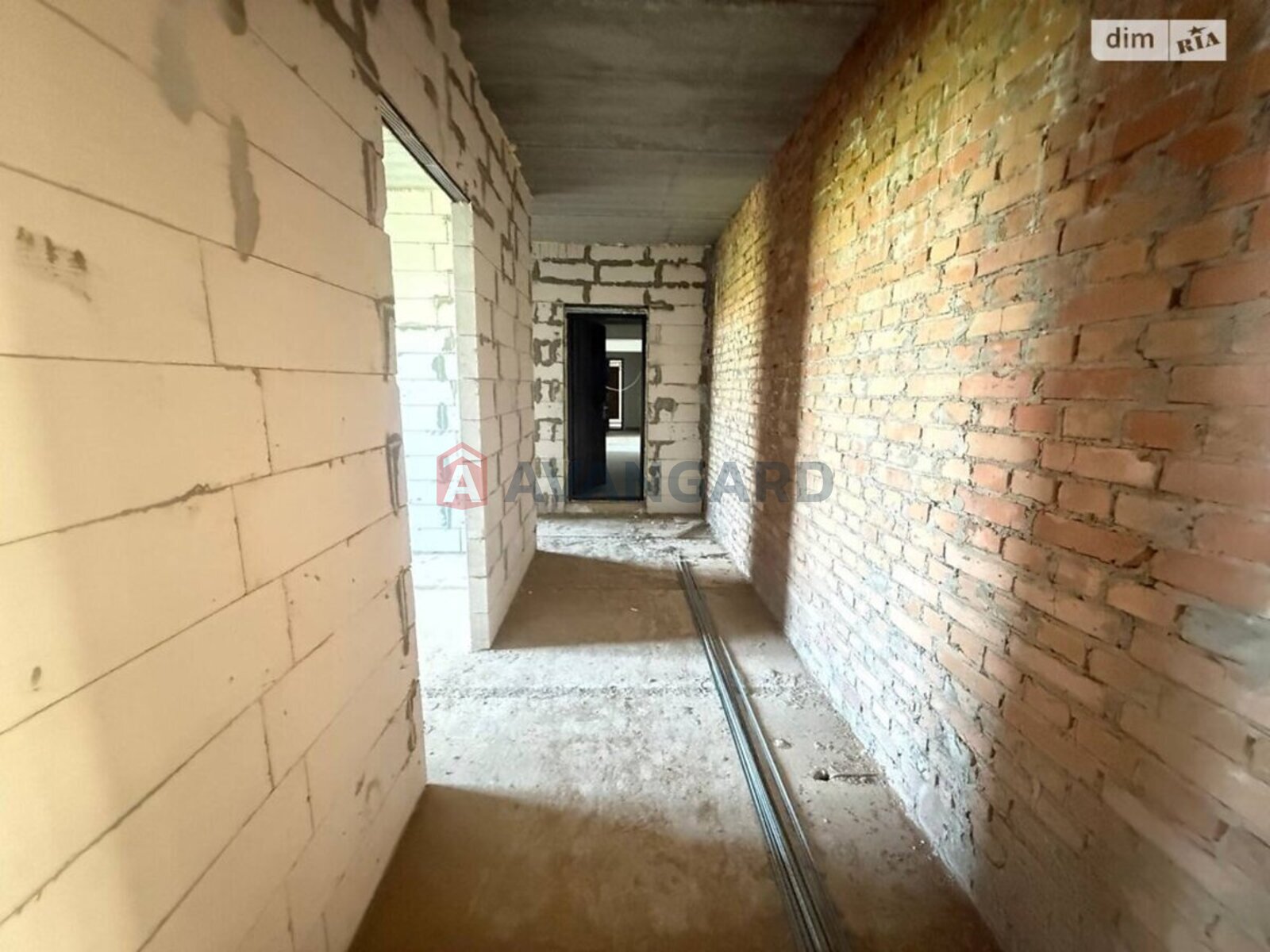 3 ����. ��������, 83/40/15 ��. �., 2/6 ���� ���� 9