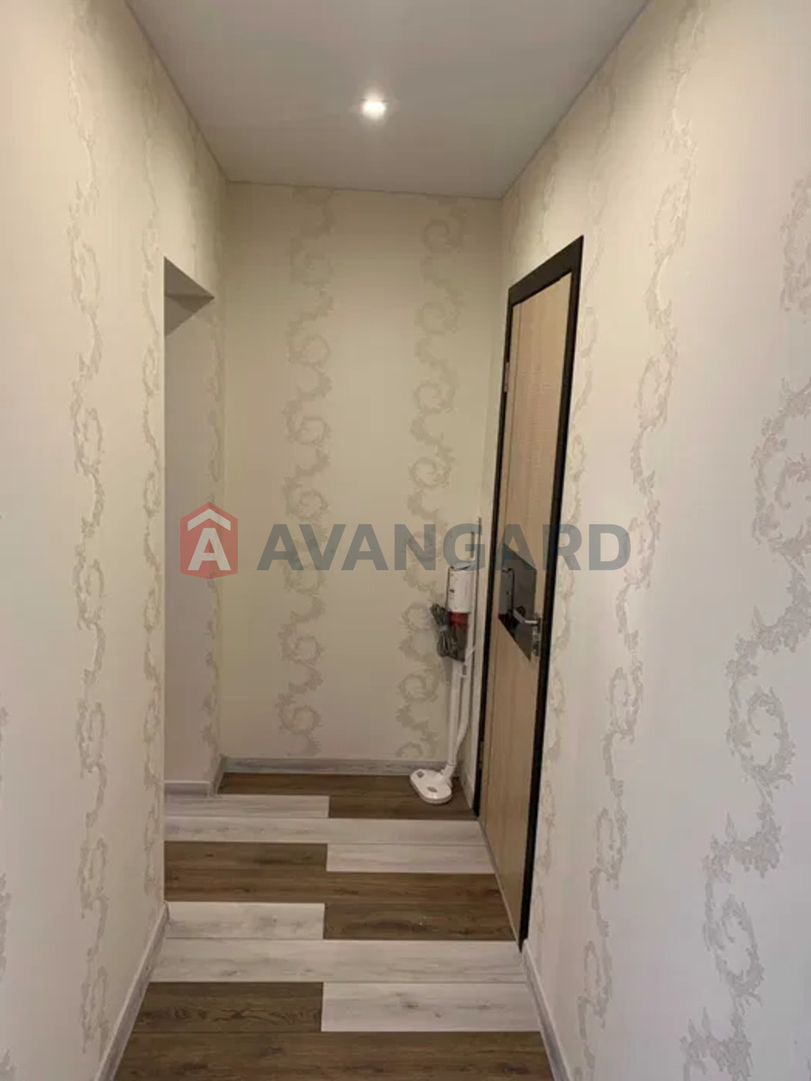 4 ��. ��������, 80/-/9 ��. �., 3/9 ������ ���� 12