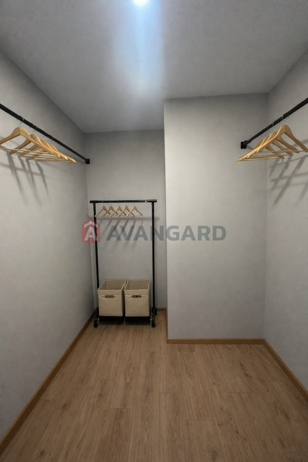 2 ��. ��������, 71/-/12 ��. �., 15/24 ������ ���� 4