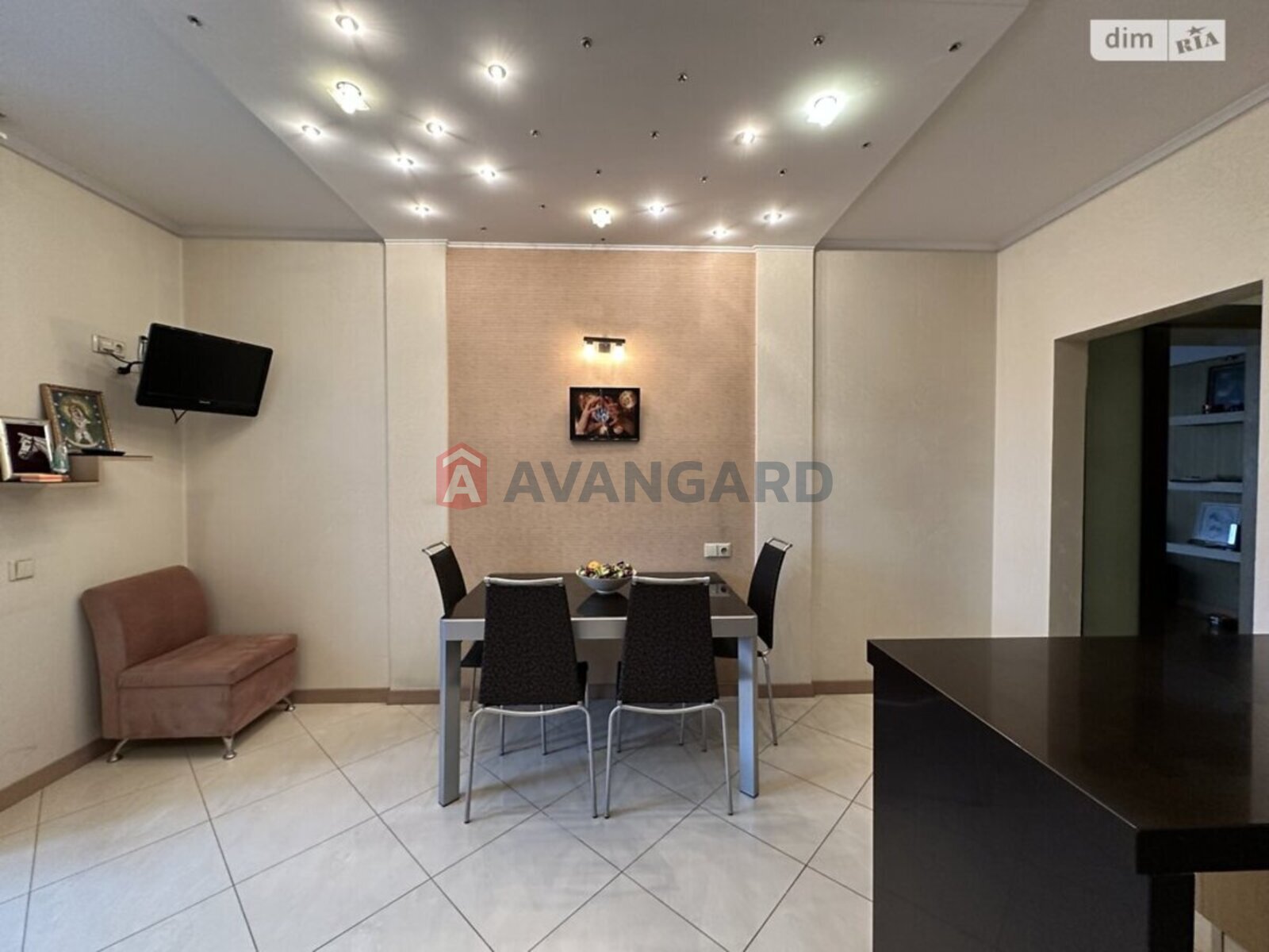 3 ��. ��������, 140/76/18 ��. �., 3/9 ������ ���� 20