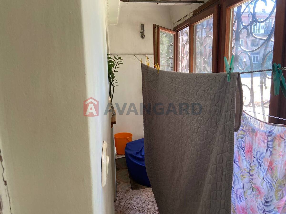 4 ��. ��������, 84/51/- ��. �., 1/9 ������ ���� 9