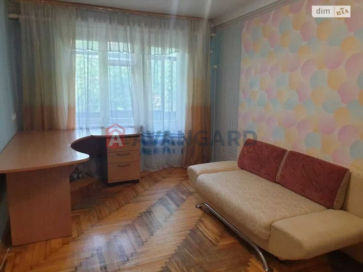 1 ��. ��������, 31/17/7 ��. �., 5/5 ������ ���� 4