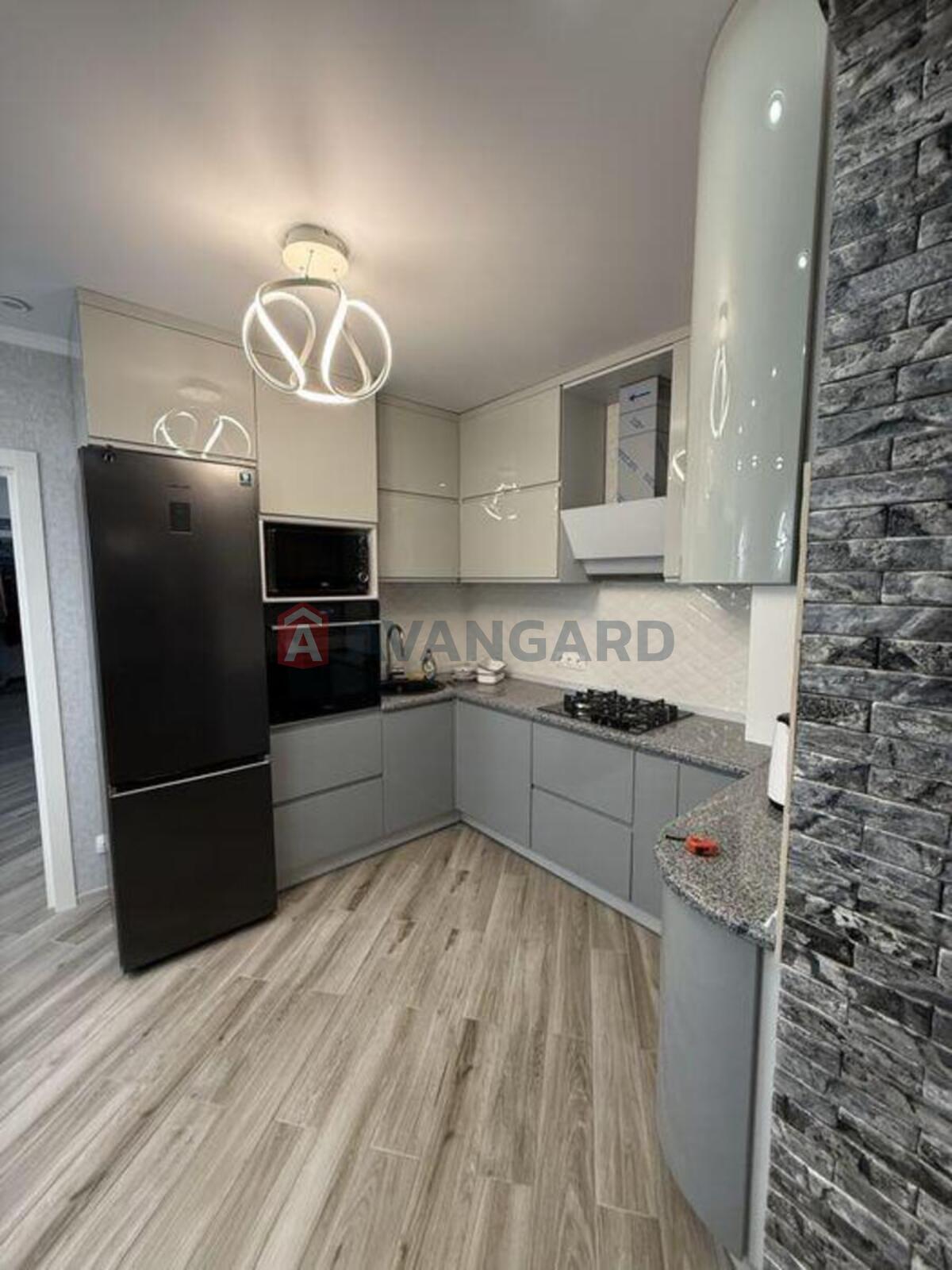 2 ��. ��������, 68/-/18 ��. �., 4/8 ������ ���� 1