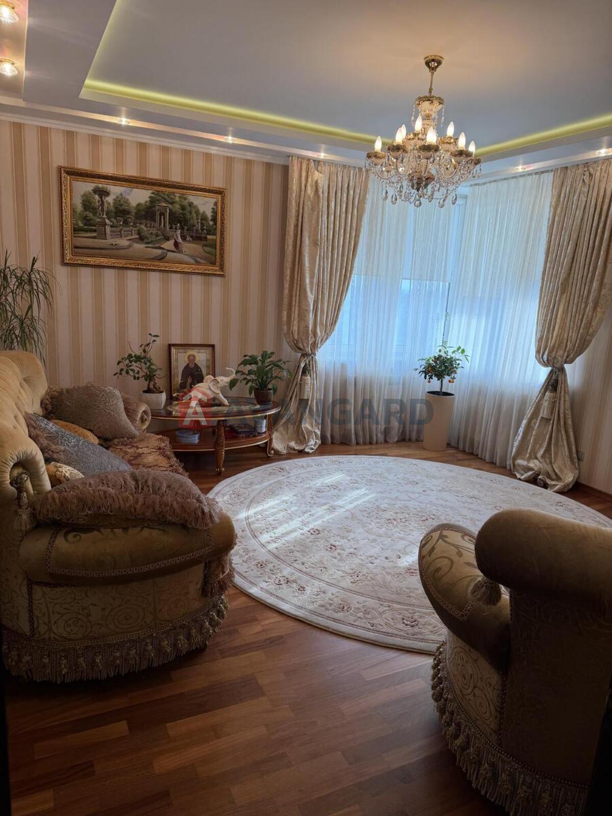 2 ��. ��������, 85/42/17 ��. �., 14/23 ������ ���� 8