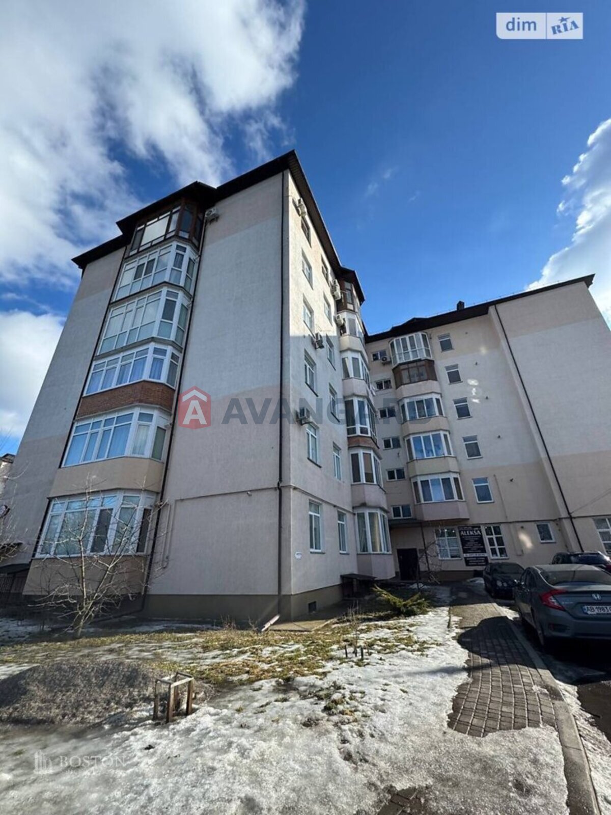 2 ��. ��������, 73/35/17 ��. �., 6/6 ������ ���� 24