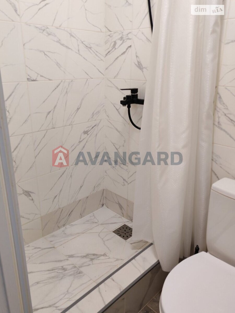 1 ��. ��������, 28/-/5 ��. �., 1/2 ������ ���� 7