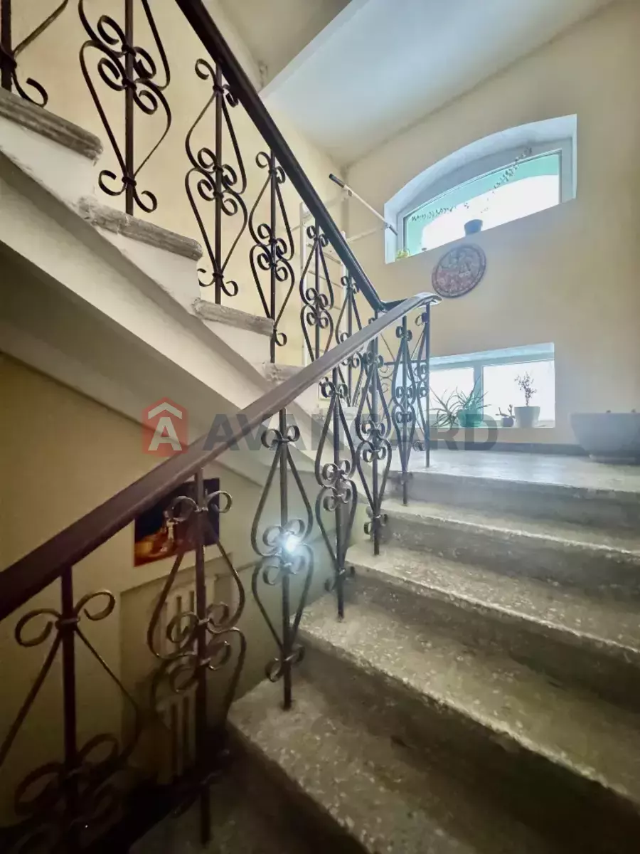 3 ����. ��������, 61/40/8 ��. �., 2/4 ���� ���� 4