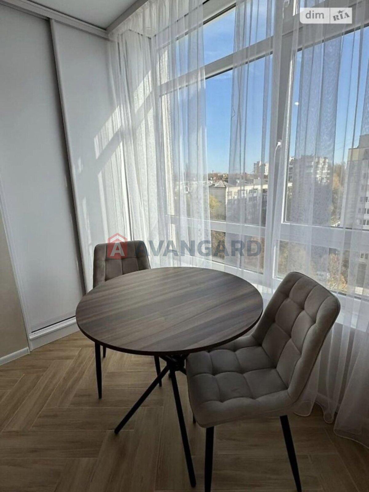 1 ��. ��������, 43/-/- ��. �., 10/15 ������ ���� 4