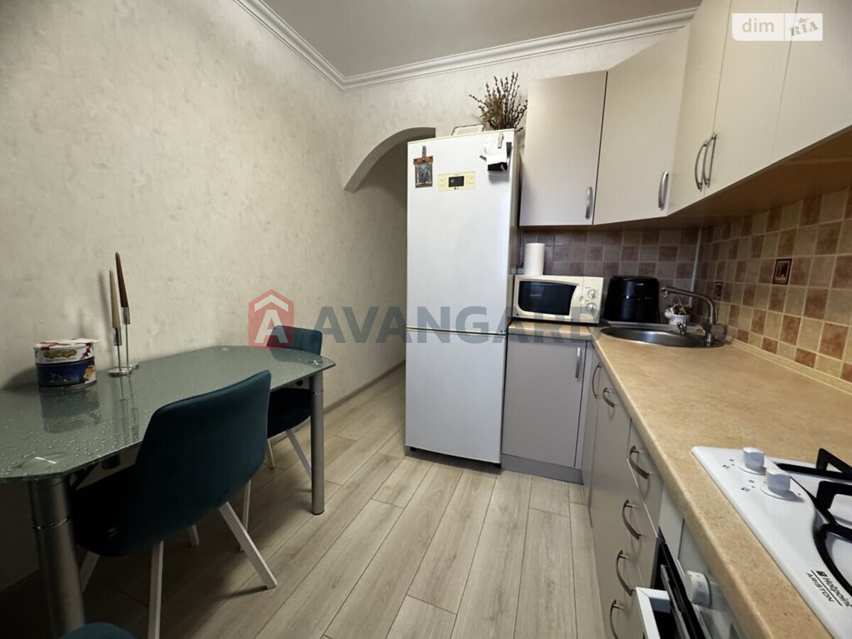 2 ��. ��������, 51/28/7 ��. �., 7/10 ������ ���� 9