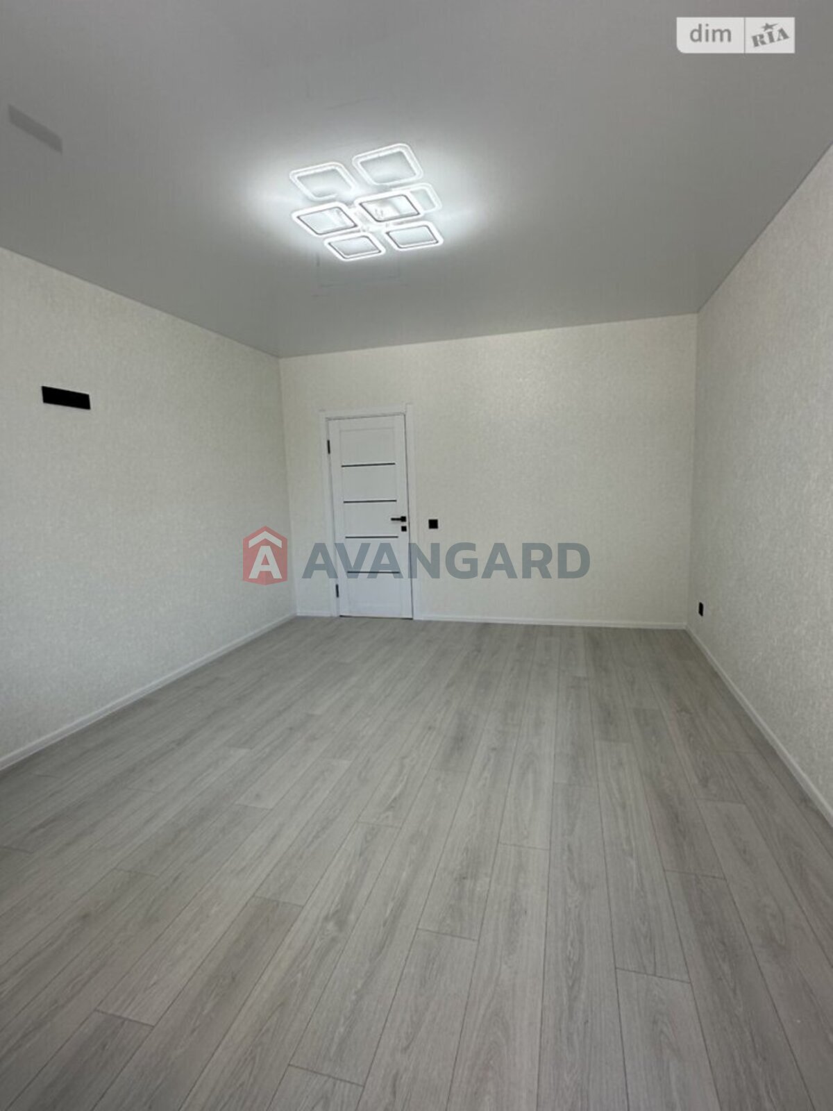 2 ��. ��������, 81/43/17 ��. �., 1/10 ������ ���� 10