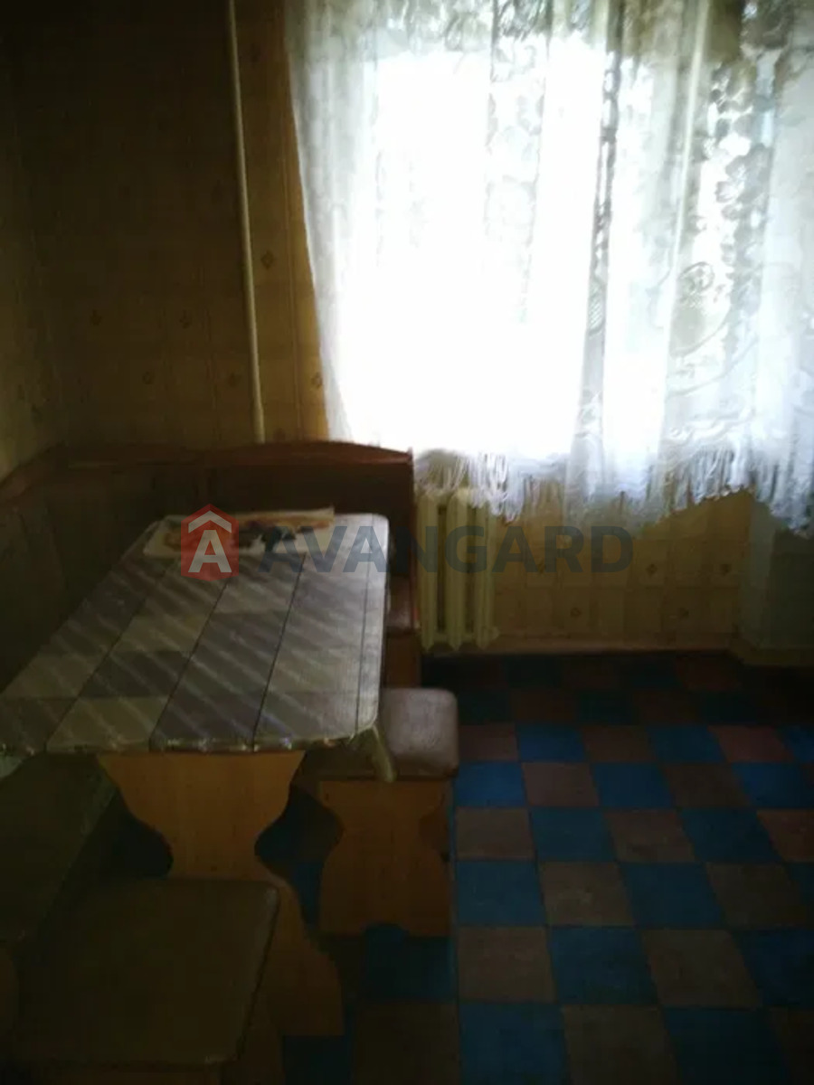 2 ��. ��������, 51/-/8 ��. �., 1/5 ������ ���� 4