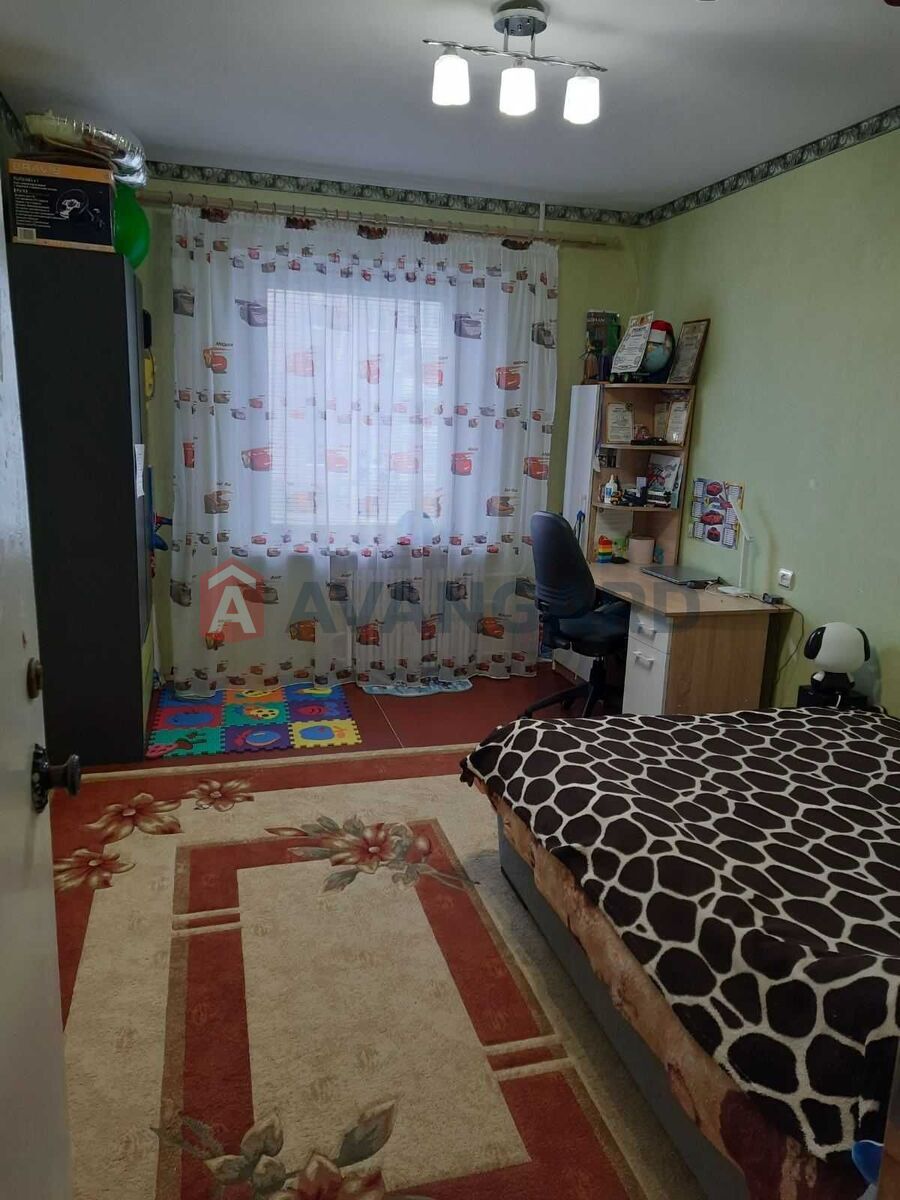 3 ����. ��������, 70/-/8 ��. �., 3/9 ���� ���� 9