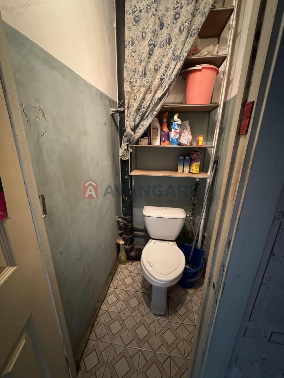 3 ����. ��������, 71/41/8 ��. �., 11/12 ���� ���� 14