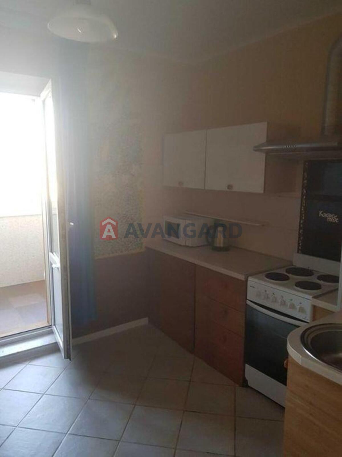 1 ����. ��������, 43/-/10 ��. �., 18/22 ���� ���� 2