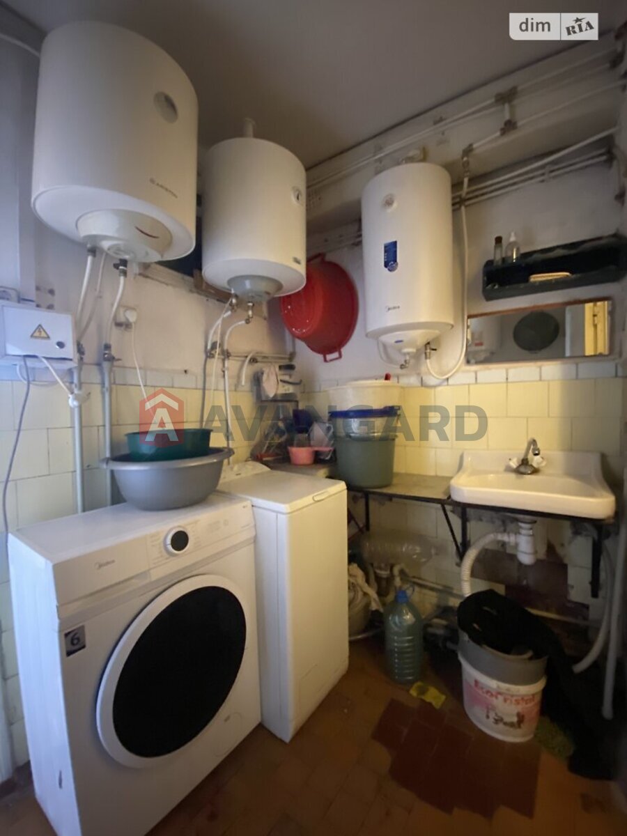 1 ��. ��������, 23/18/- ��. �., 3/5 ������ ���� 9