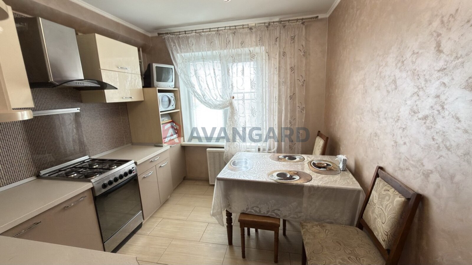 2 ��. ��������, 51/30/8 ��. �., 4/9 ������ ���� 1
