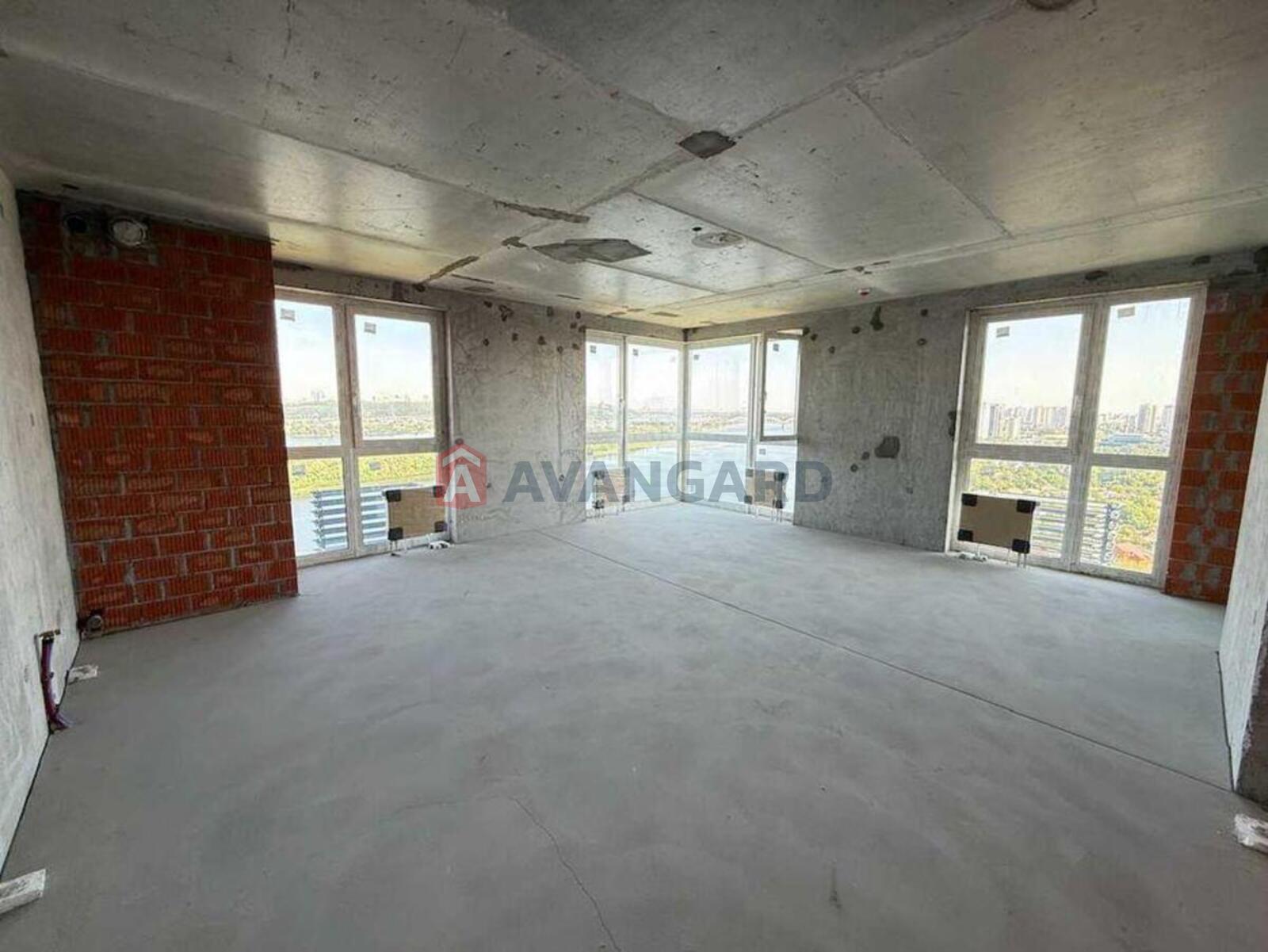 3 ��. ��������, 124/-/52 ��. �., 20/25 ������ ���� 7