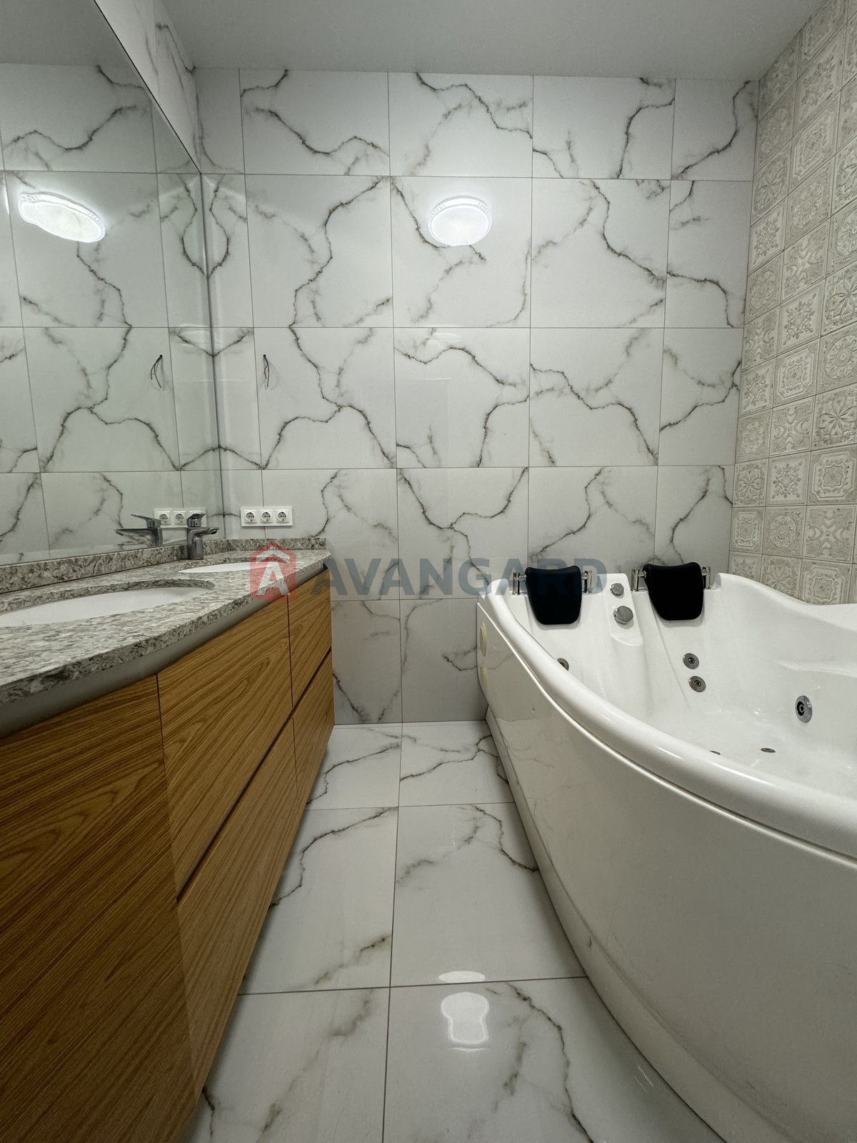 4 ��. ��������, 114/100/25 ��. �., 15/17 ������ ���� 8