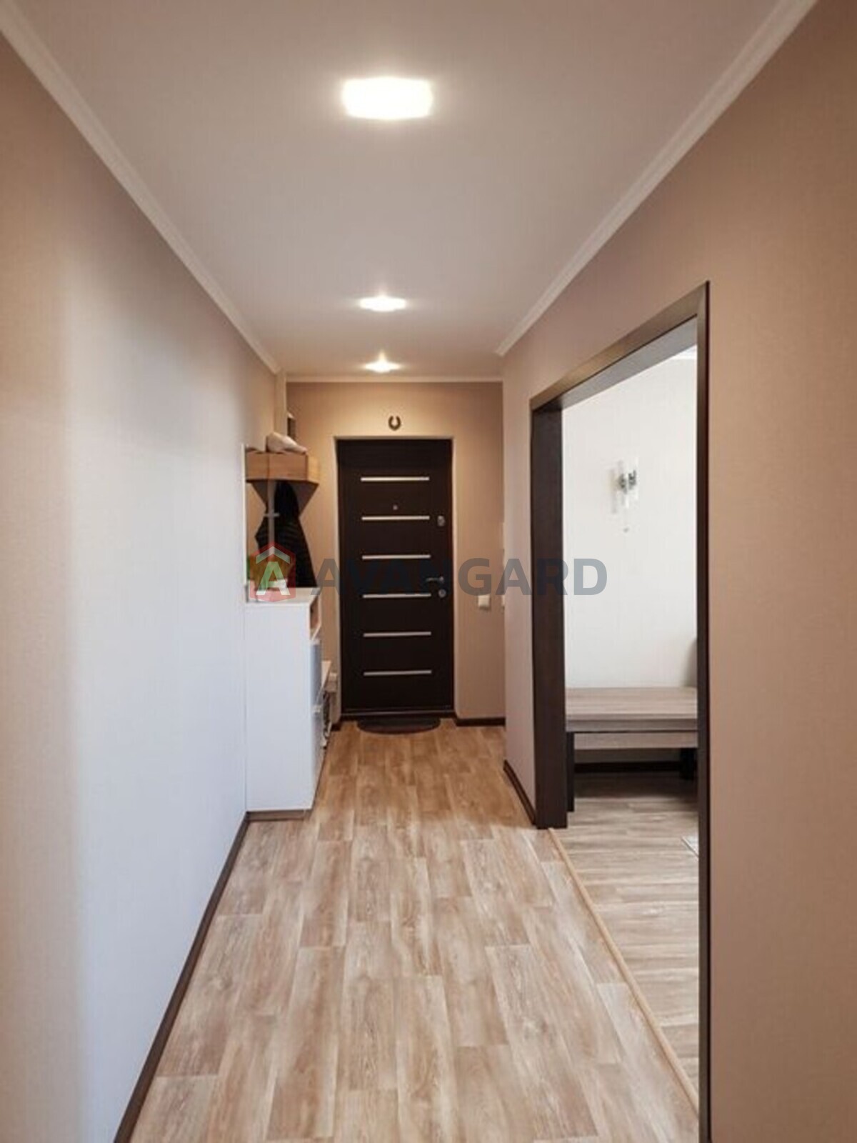 3 ��. ��������, 65/-/10 ��. �., 8/9 ������ ���� 6