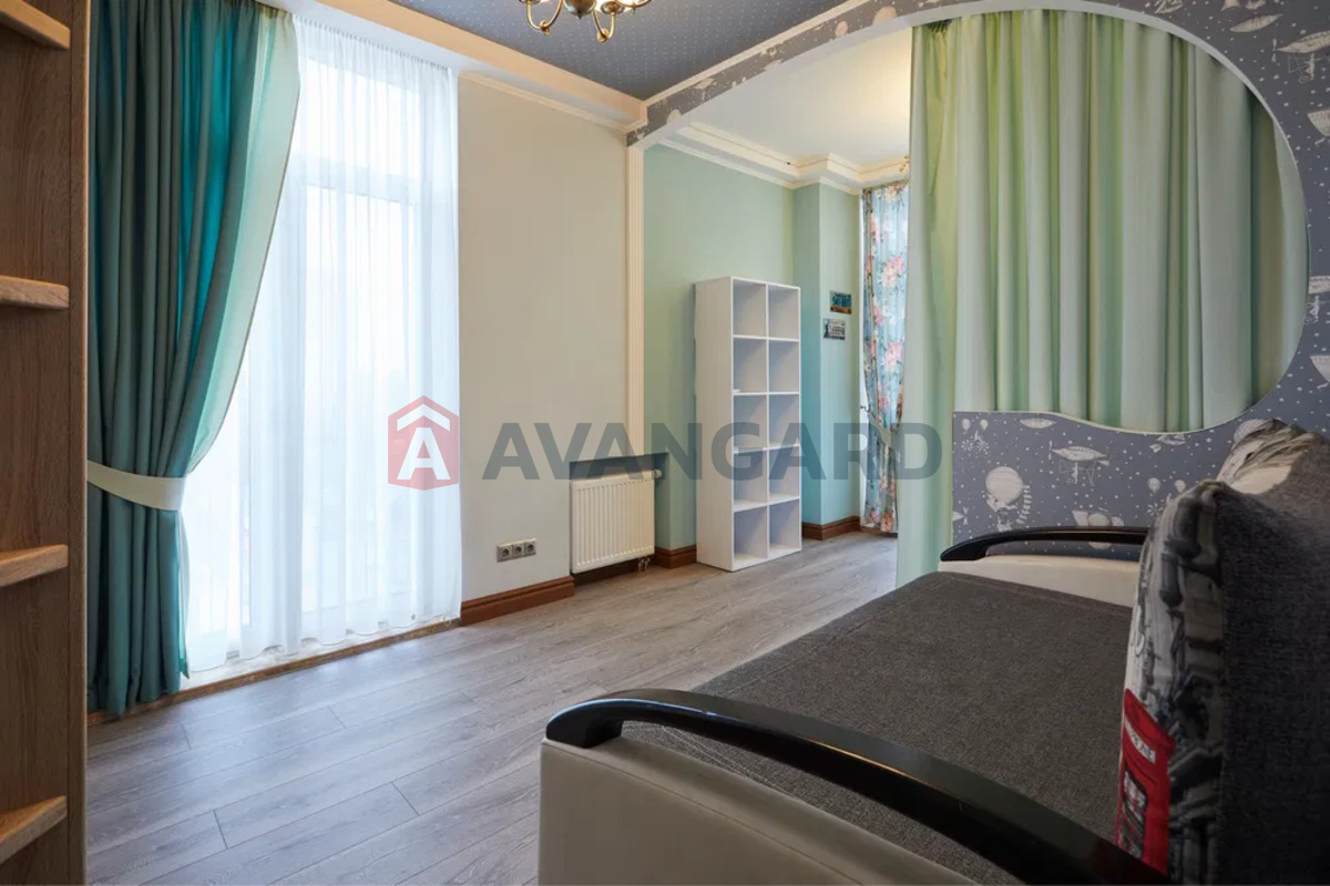 3 ��. ��������, 80/-/25 ��. �., 8/10 ������ ���� 11